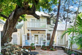 Tranquility by AvantStay Close to Duval St w BBQ Shared Pool